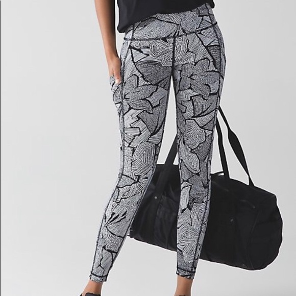 Lululemon Goal Crusher Dottie Tribe 7/8 Tight ~ 6 - Picture 2 of 8